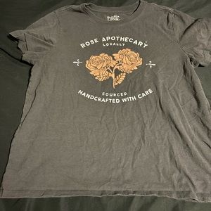 Women’s large schitts creek tee shirt